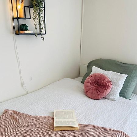 Cozy Studio On The Roof, Next To Incheba Expo Bratislava Bagian luar foto